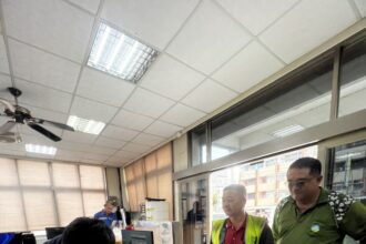 一小時尋回失主！　中市大肚區清潔隊拾金不昧展現職人精神