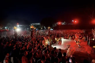 人潮爆滿、金幣從天而降！　中台灣燈會中央公園「驚蟄界」人氣飆升　把握3/3前最後展期