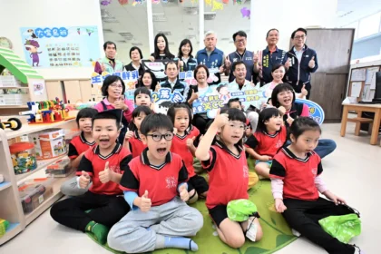 彰縣自籌1億540萬元推動「生生有鮮乳 學童笑CC」政策 嘉惠縣內學子營養照護