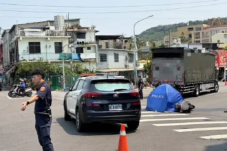 大貨車右轉擦撞機車　女騎士遭輾壓喪命