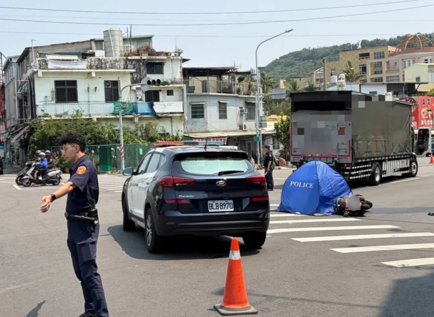 大貨車右轉擦撞機車　女騎士遭輾壓喪命