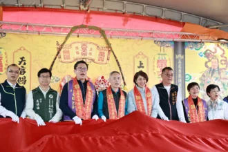 許淑華縣長出席受天宮團拜獻禮揭米糕桃　祝壽活動