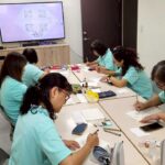 蘭陽仁愛之家高齡生活大學義工　感受禪繞畫裡那份專注與沉靜