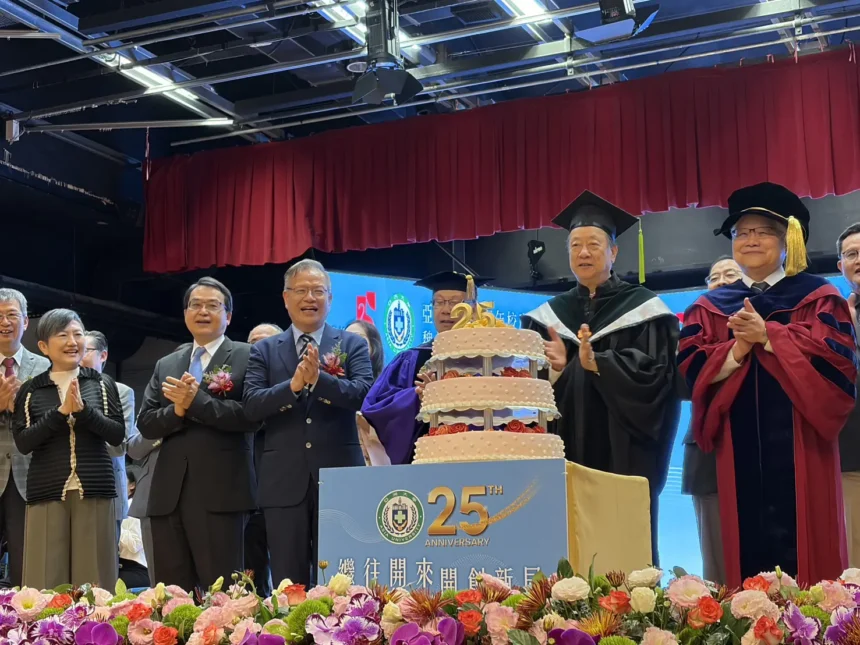 中市府出席亞洲大學25週年校慶　肯定產學合作與科技人才培育