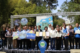 雲林南投兩縣共榮共好  雙首長攜手簽署MOU  啟動「草嶺石壁森林療癒指定觀光地區」計畫