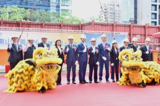 蔣萬安出席南山信義A26上梁典禮　打造國際商辦新地標帶動區域繁榮