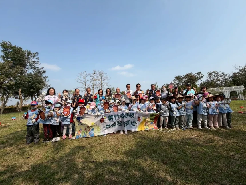義竹鄉村里清潔大作戰　齊聚公園共植綠意
