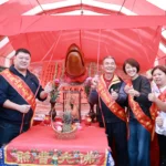 鹿谷開山廟28,888斤大神龜  許縣長到場團拜揭紅綵