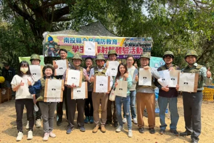 南投縣高中職實彈射擊體驗活動登場　1700餘名師生成功嶺深化全民國防教育