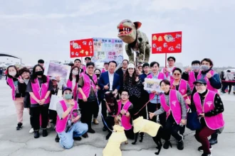 摸寵物神獵狗公祈福、和浪浪拍照　2026台灣燈會創意動保遊行萌力爆發