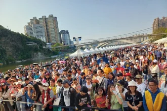 新北泰國潑水節　健康路跑碧潭登場　7千民眾齊聚同樂 　