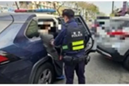 老翁身體不適呆坐店內　彰化警迅速協助送醫