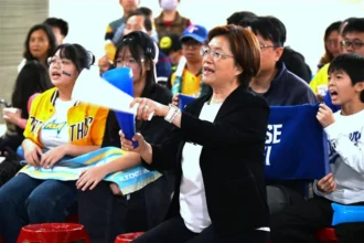 彰縣府大廳直播中華隊對戰捷克隊　美食應援重返榮耀