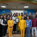 原始宮捐助學童午餐費11年不輟　張麗善縣長赴民生國小致贈感謝狀