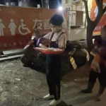 燈會攤販深夜送暖　為燈會清潔員遞上美味消夜