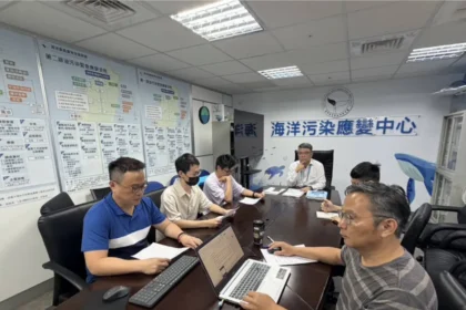 海軍S-70C副油箱誤觸落海 海保署緊急啟動科技監控與應變作業