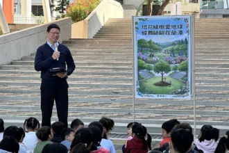 蘭潭國小植樹節種下臺灣原生樹　畢業生為母校留下綠色記憶