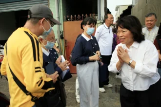 嘉義市清晨惡火毀13屋　黃敏惠率隊慰問啟動援助機制