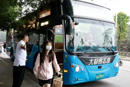 城際電動公車進校園　基隆女中學生通勤更安全舒適