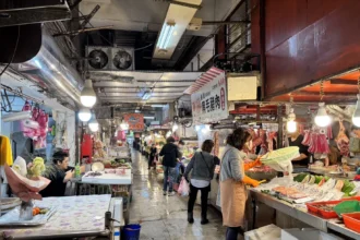 用行動支持在地攤商！基隆仁博愛市場施工期間　一樓美味持續不打烊