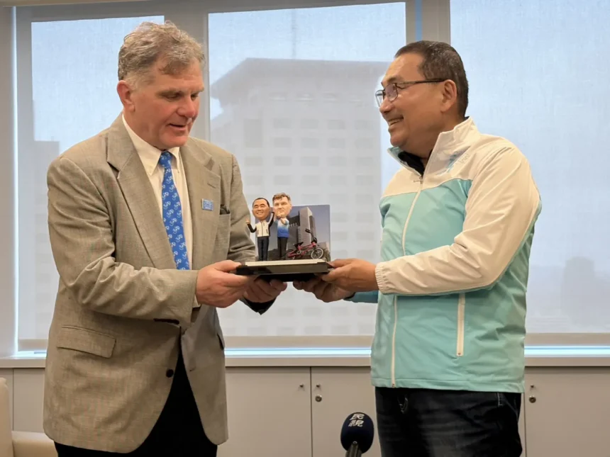 侯友宜今再會世界自行車日發起人Dr.Leszek Sibilski　分享新北綠色交通成果　邁向淨零城市願景