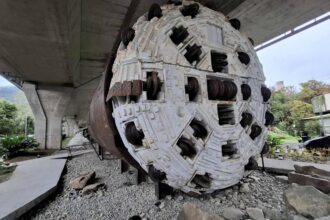 國5頭城鑽掘機公共藝術　重振對外展示據點雄風