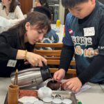 北市力行國小臺味夜市迎「奧客」　以鱟會友共品茶香