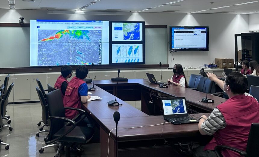 鋒面來襲防汛戒備升級！　中市建設局啟動三級應變守護市民安全