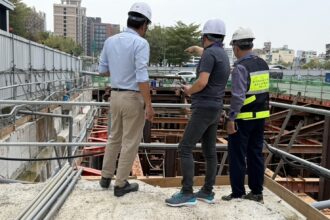 建工地違法排水致綠川水質變色　中市府跨局處稽查取締