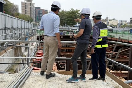 建工地違法排水致綠川水質變色　中市府跨局處稽查取締