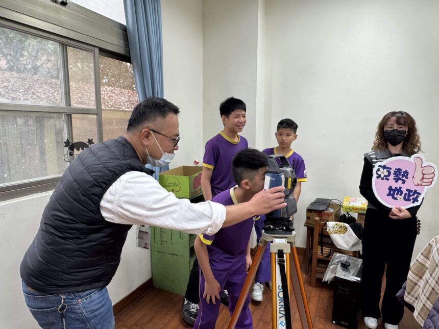 東勢地政結合石虎保育AI動漫　校園推廣地籍重測觀念