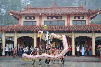 投縣「金龍賜福藝術文化節」迎春雨引人潮　同享信仰藝文公益之樂