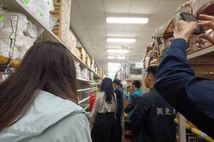 嘉義縣政府連假會同檢調　前往賣場訪查塑膠袋供貨狀況