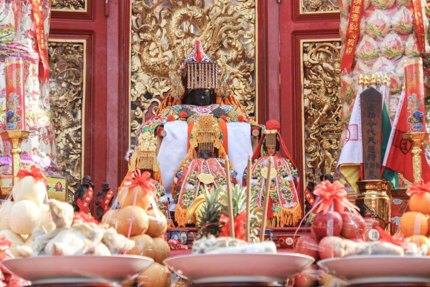 大甲媽駐駕新港奉天宮　祝壽大典萬人虔誠參拜