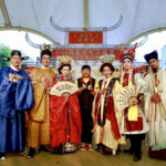 大廟前唱到淚崩！賴銘偉獻唱〈伊是阮老爸〉抱父痛哭 全場齊喊生日快樂超催淚