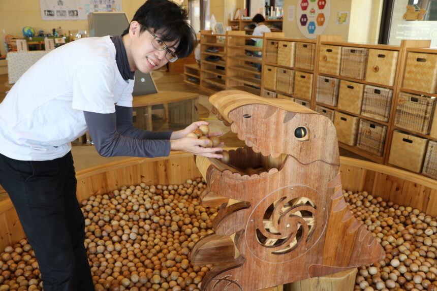 結合手作與文創　跨越族群與年齡 　張宇文運用木育玩具闖出一片天