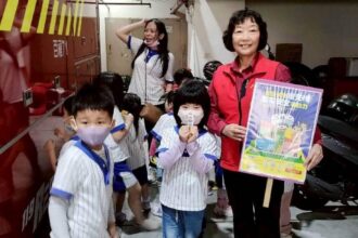 童趣消防初體驗　艾佛頓幼兒園變身小小消防員提前歡慶兒童節