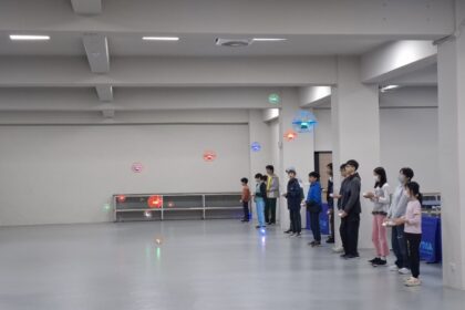 從操控到編程　北市無人機暑期營隊首推「程控飛行」課程