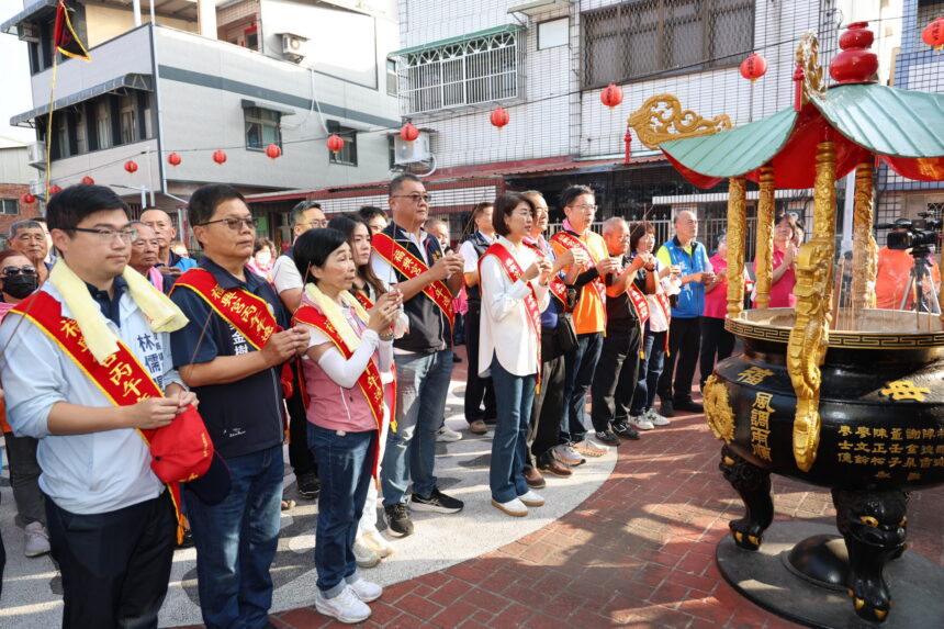 名間鄉福興宮遶境登場　許縣長參香點起碼炮