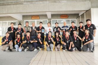 竹崎高中機器人代表隊FRC7551闖進世界賽　翁章梁關心學子備戰情形