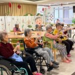 蘭陽仁愛之家長照中心長輩挑戰「水啞鈴」運動！