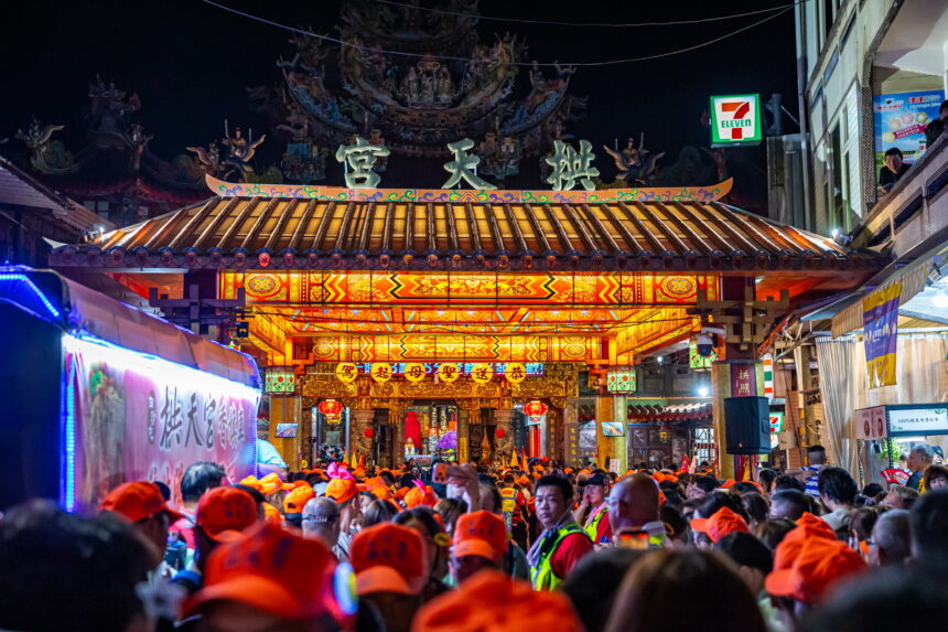 許縣長參加白沙屯媽祖徒步進香登轎儀式　為縣民祈福