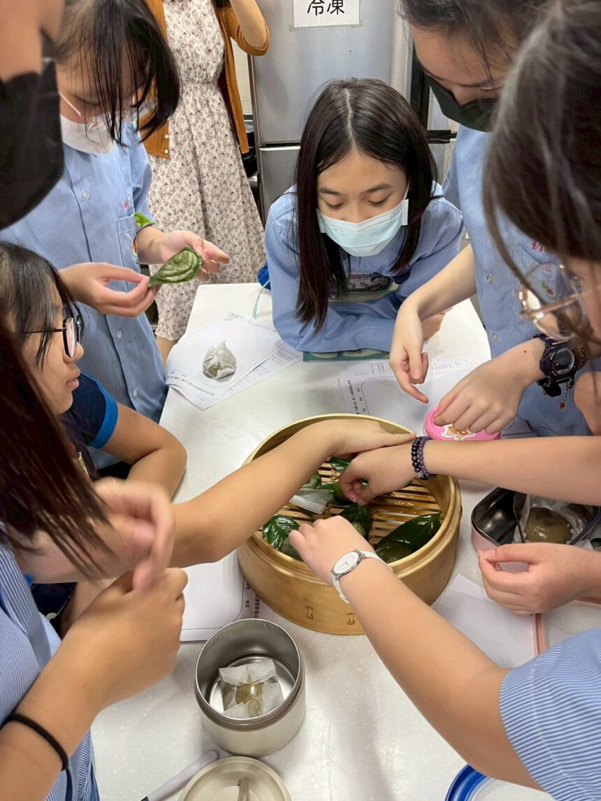民權國中「手作雜草粿」　從採摘到品嘗傳承大橋頭智慧