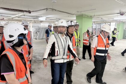 侯友宜視察永平國小地下停車場　要求兼顧工安與品質　預計12月啟用
