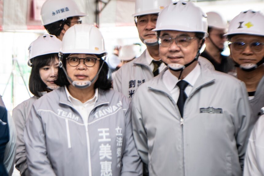 卓榮泰視察嘉義市西區全民運動館　王美惠：兌現平衡東西區發展承諾