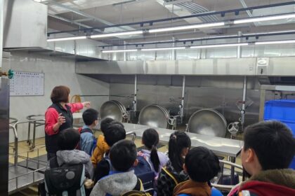 基市府投入2千多萬改善正濱國小廚房　廚工做菜不再悶熱