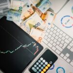 科技股當道，為什麼聰明錢正在悄悄買進全球金融股？三個數字告訴你答案