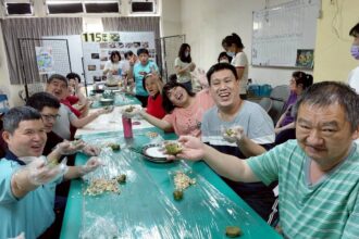 翠綠Q彈圓夢「草阿貴」　無障礙之家憨兒手作　飄香暖心房