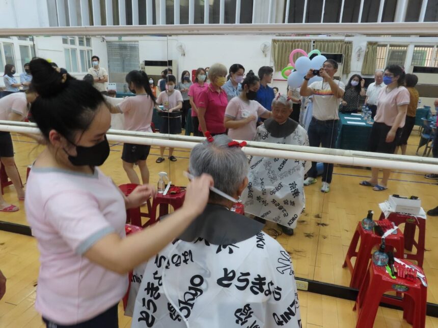 高女監職訓成果發表　用一把剪刀，剪掉過去、剪出更生新氣象！