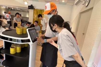 AI走進校園！送餐機器人 servi+ 進駐臺北啟明學校　開啟智慧無障礙學習新篇章